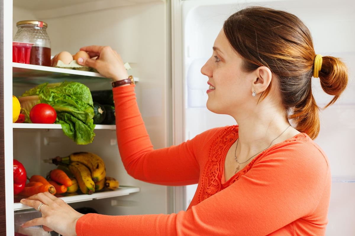 Five Simple Fridge Cleaning Tips and Tricks