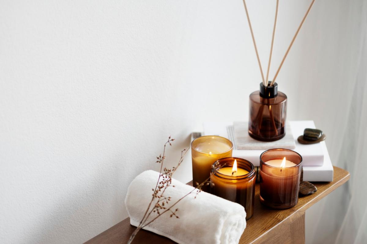 3 Aromatherapy Hacks to Keep Your Apartment Smelling Fresh