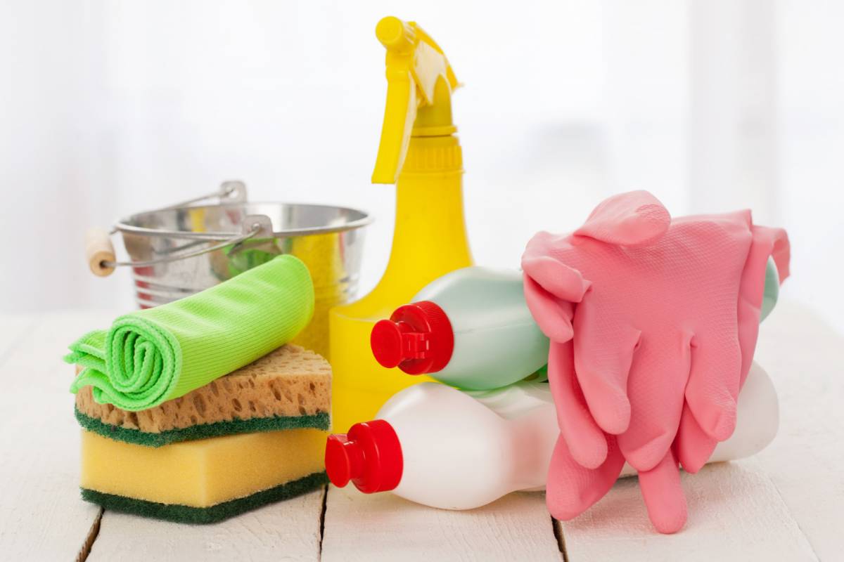 Home Essentials for A Well-Stocked Home Cleaning Kit