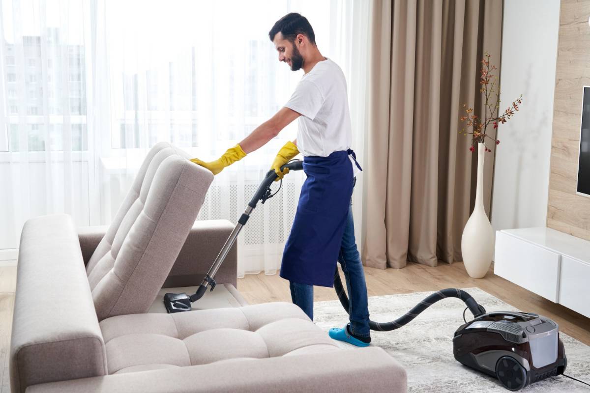The Benefits of Upholstery and Carpet Cleaning in Your Small, Shared Apartment