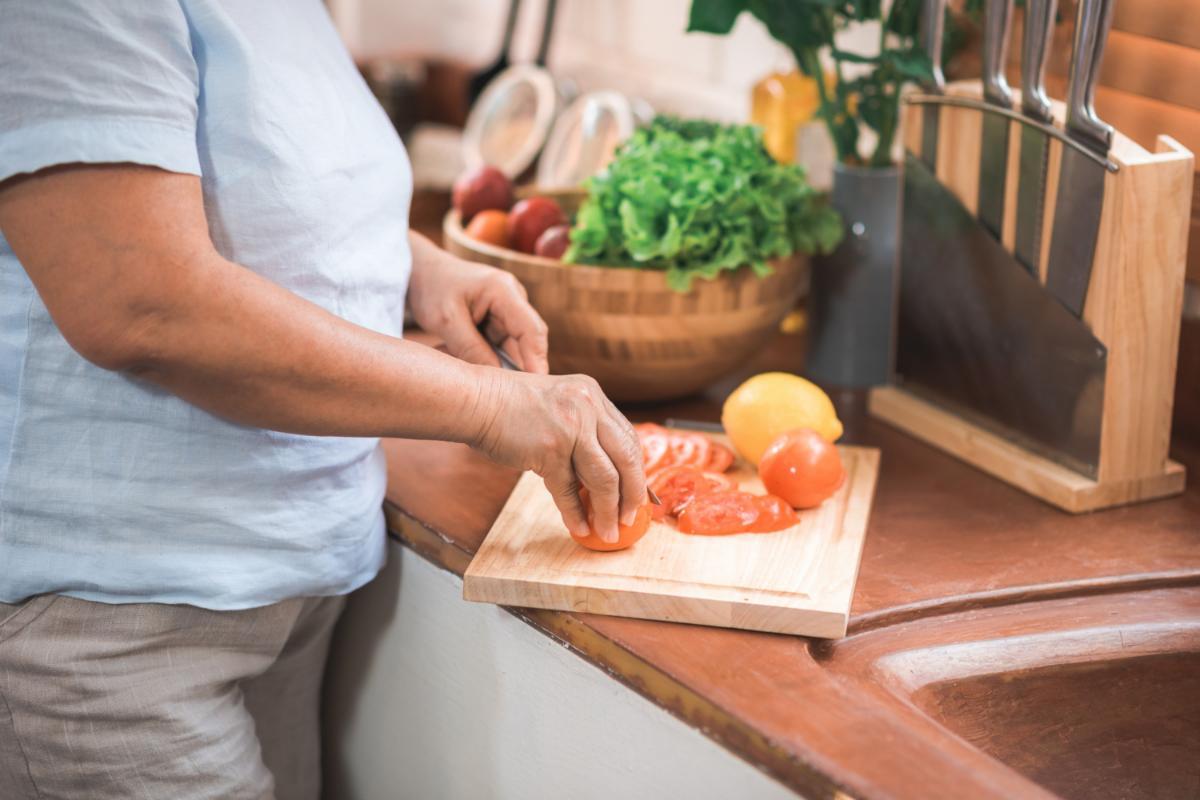 6 Kitchen Organization Hacks for Small Apartment Kitchens