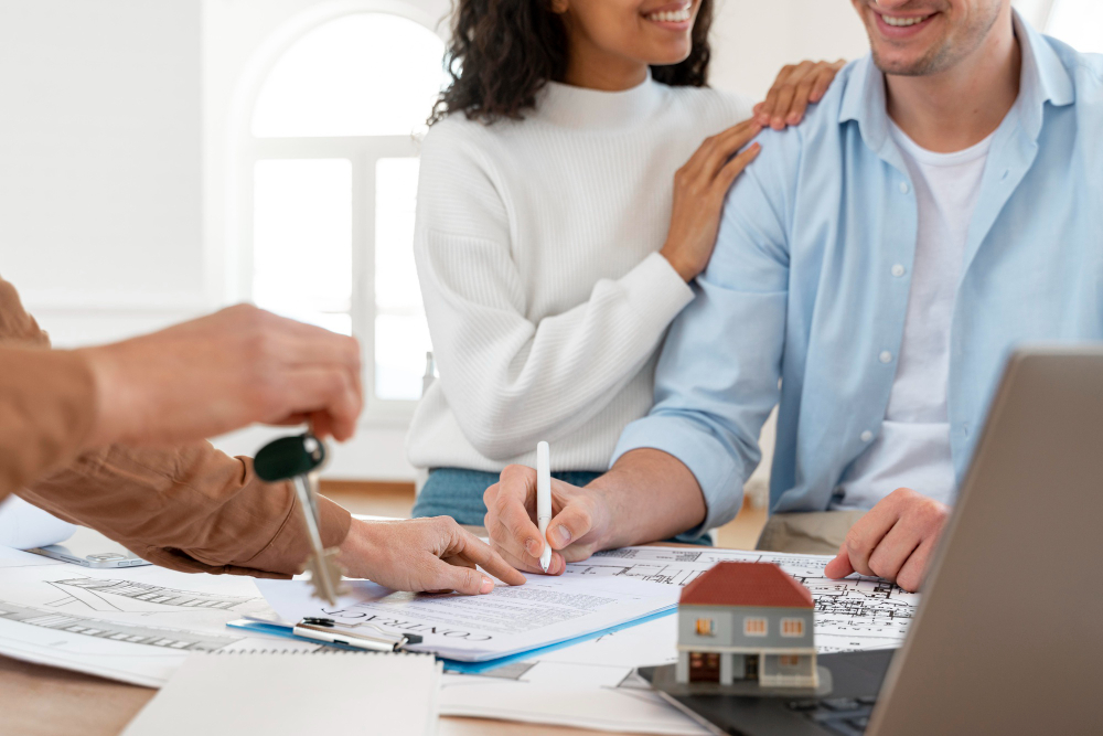 Pros & Cons of Month-to-Month Leasing