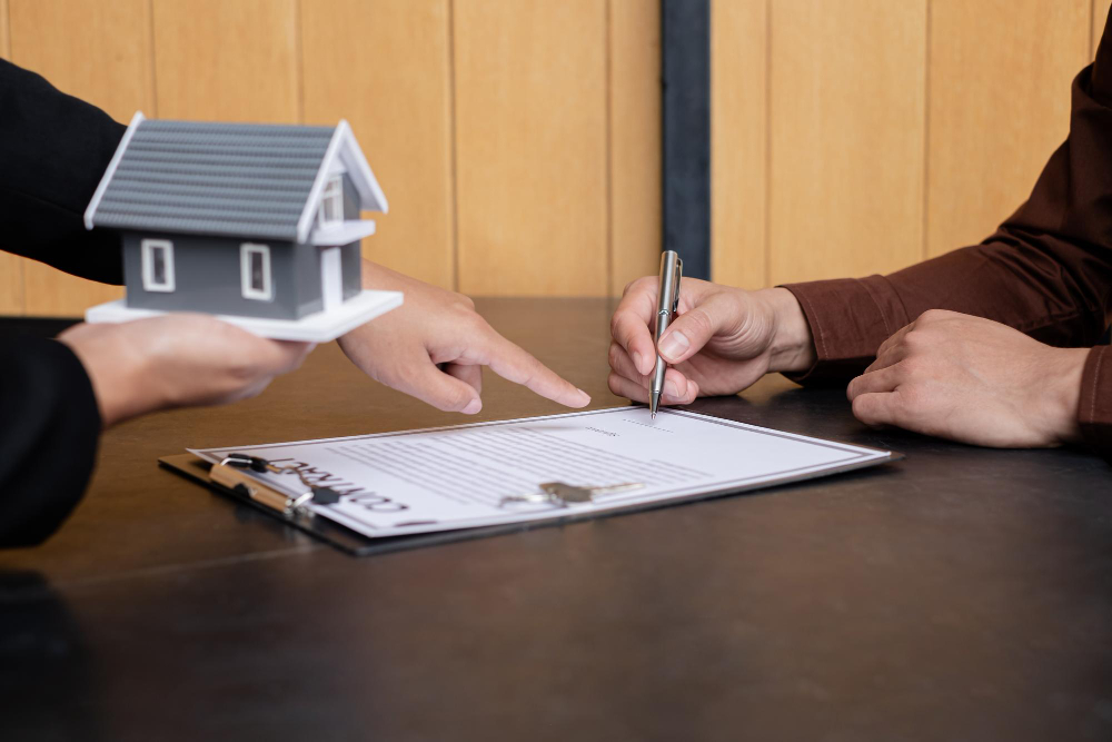 What Pet Owners Should Ask Before Signing an Apartment Lease