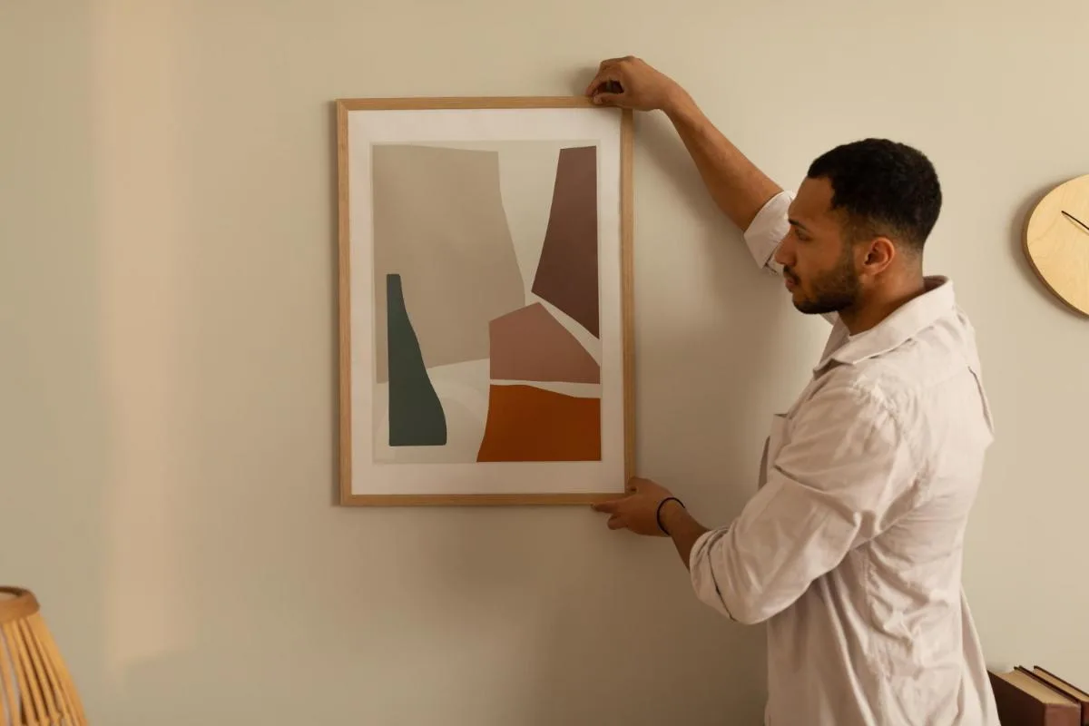 Six Simple Ways to Save Money on Furnishing and Decorating Your Apartment