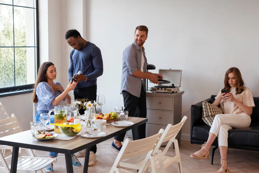 How to Host a Small Apartment’s Housewarming Party